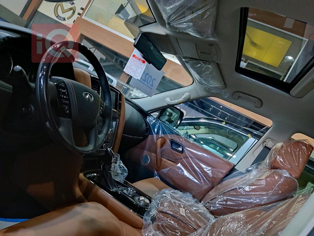 Infiniti QX80